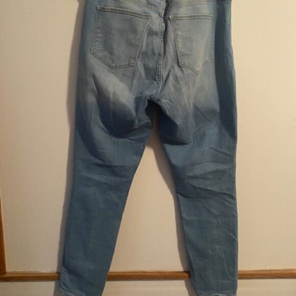 GAP 1969 Embroidered Floral design 5 pocket straight leg jeans, size 16L - Picture 2 of 5